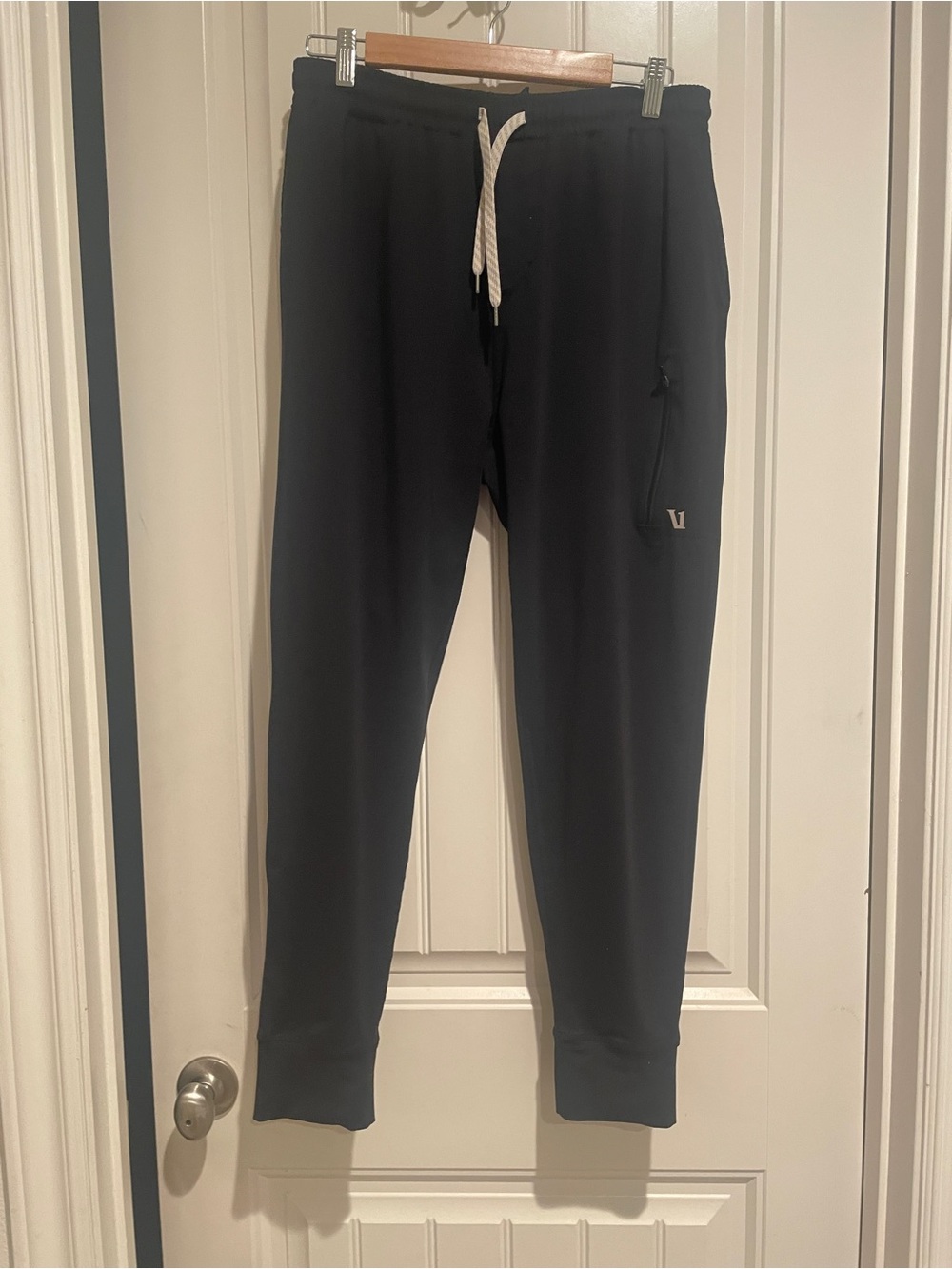 Men's Vuori Black Jogger Sweatpants with Drawstring Size L